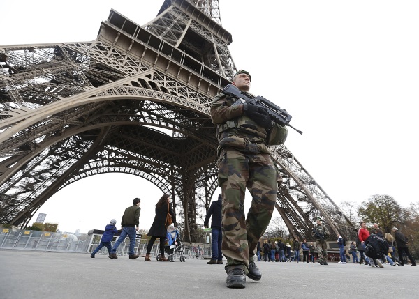 paris-attacks-police-officer